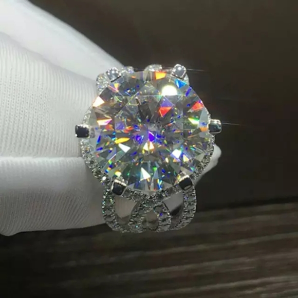 New 925 Silver Round Ladies Diamond Ring 💍 - Picture 3 of 4